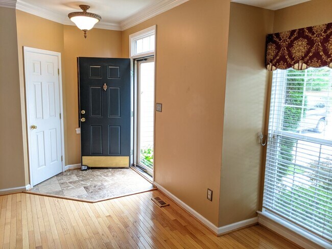 Foto del edificio - Townhouse in Spring Ridge community - OAKD...