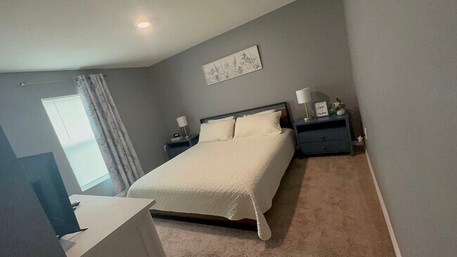 Primary bedroom - 414 Rio Grande Ct