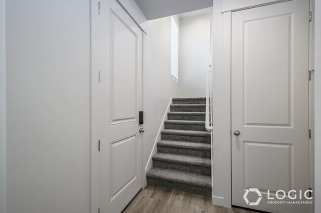 Building Photo - 688 E 500 S