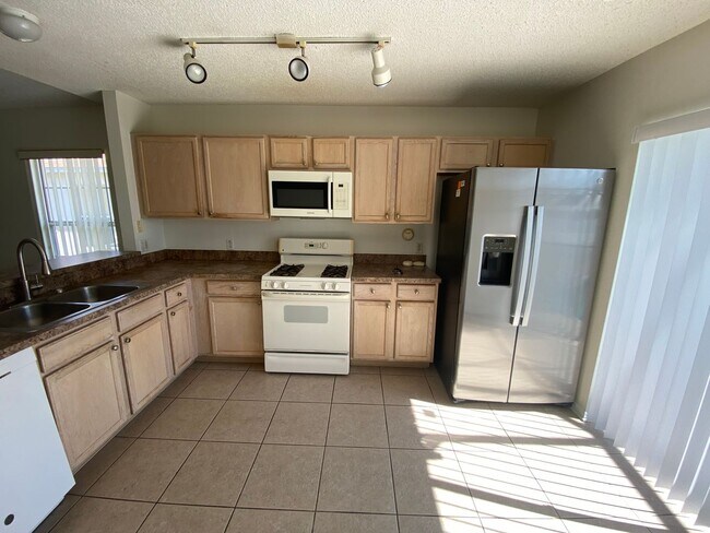 Foto del edificio - 4 Bedroom Pool Home in Davenport, FL