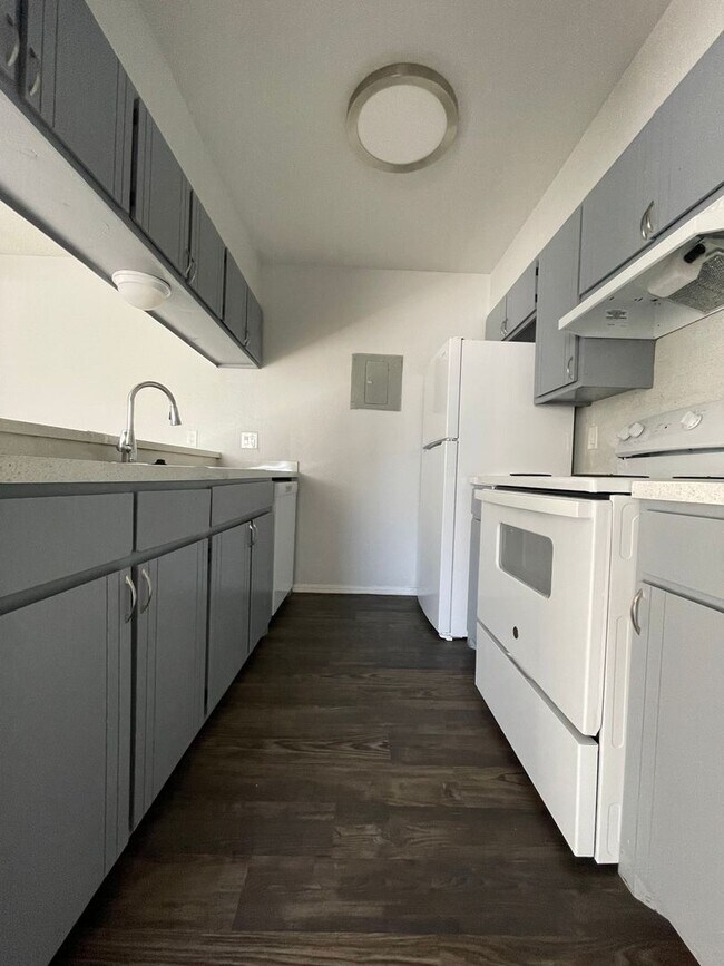 Building Photo - Beautiful & cozy one bedroom one bath  apartment