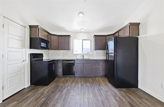 Building Photo - BRAND NEW, MOVE IN READY! APPLY TODAY!!