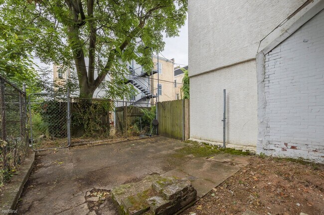 Foto del edificio - 3 br, 1 bath Duplex - 1859 WILLINGTON ST U...