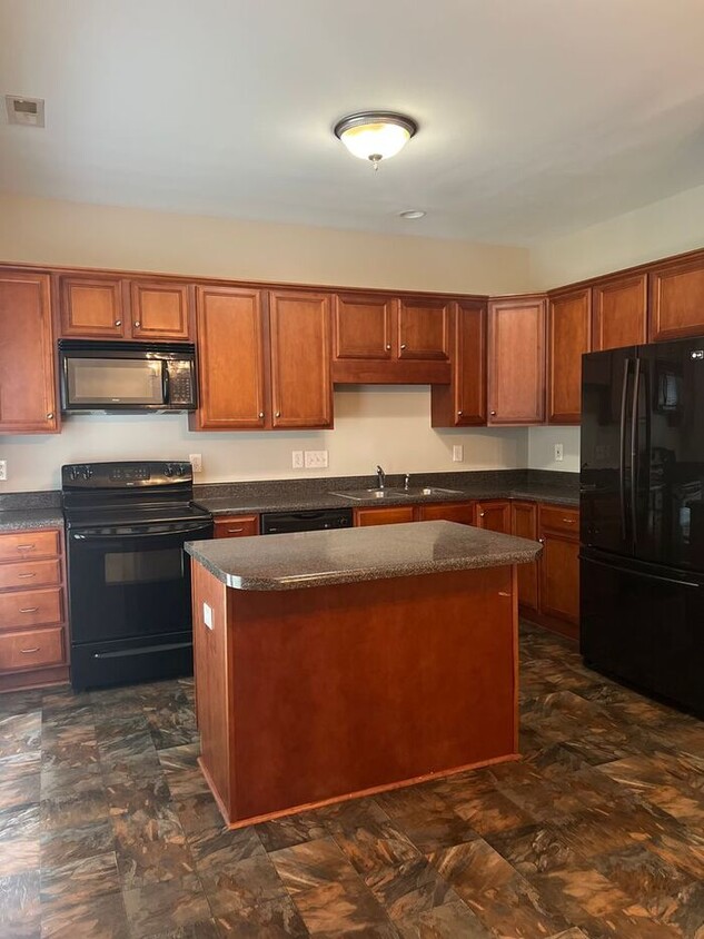Primary Photo - Three Bedroom Townhouse in Regent Park!