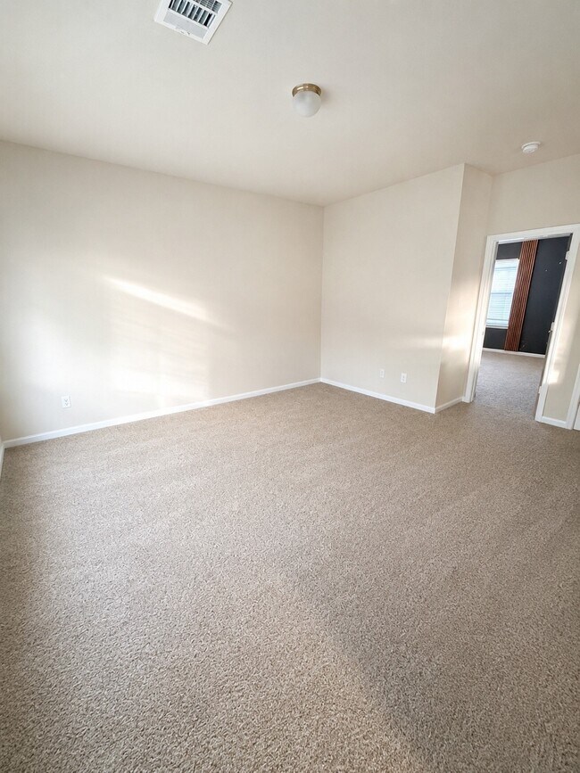 Building Photo - 2291 Raider Dr
