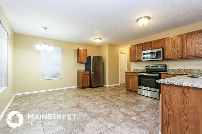 Building Photo - 818 Runnymede Dr