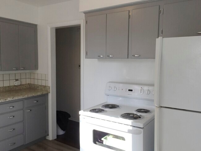 Building Photo - 4129 W Rowan Ave