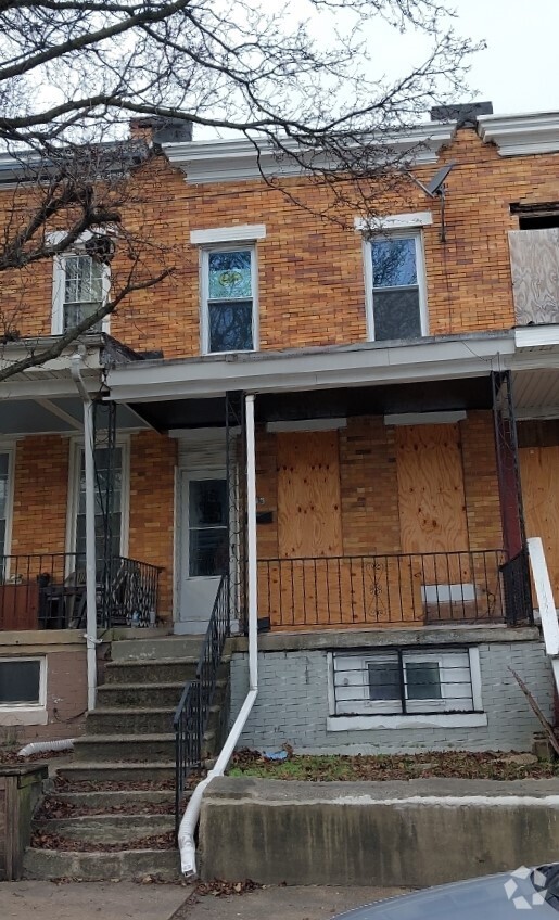 Building Photo - 2106 Sidney Ave