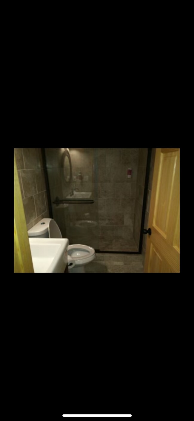 Foto del edificio - 3337 11th St