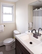 Interior Photo - Livingston Gardens