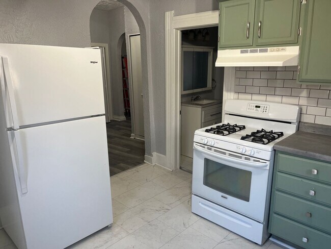 Foto del edificio - 2 Bed Home with Fenced Yard!