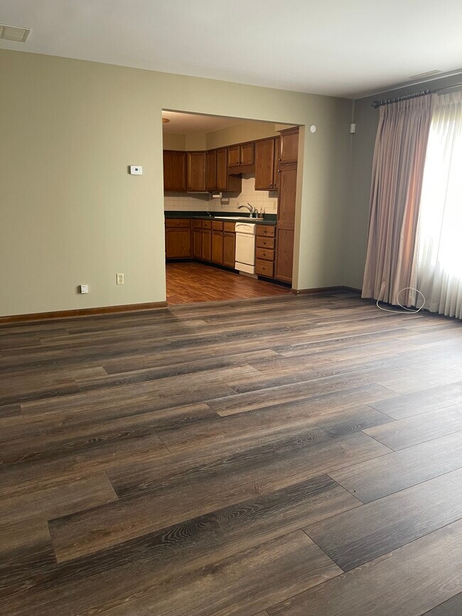Building Photo - 2605 Harvest Dr