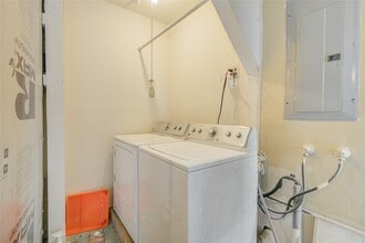 Building Photo - 5902 Hornwood Dr