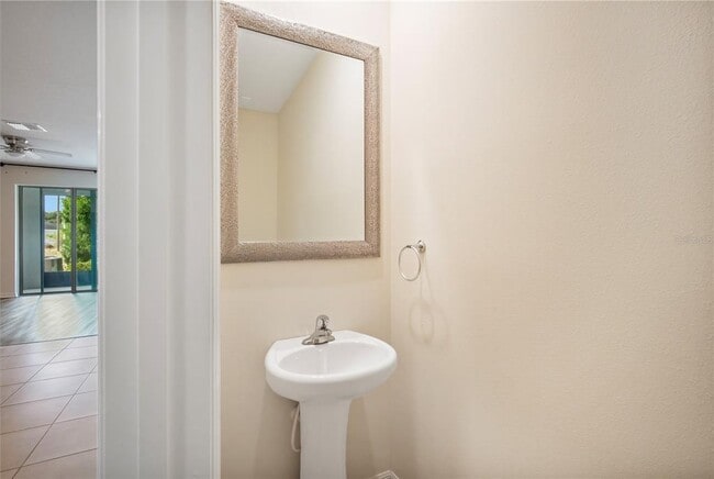 Foto del edificio - 8619 Falling Blue Pl