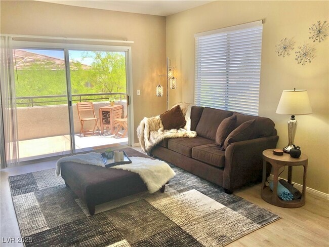 Building Photo - 701 Peachy Canyon Cir