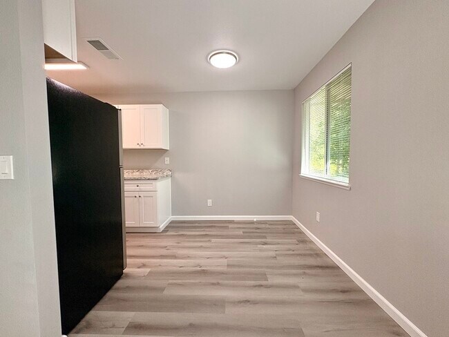 Foto del edificio - Beautifully updated Auburn apartment!