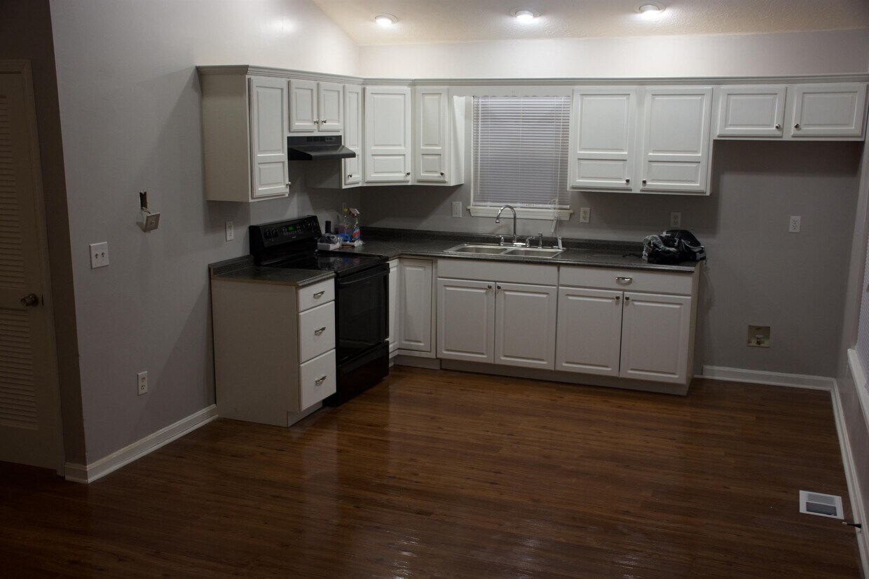Primary Photo - 1516 Haskin Ave