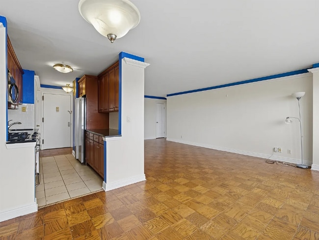 Building Photo - 500 Central Ave