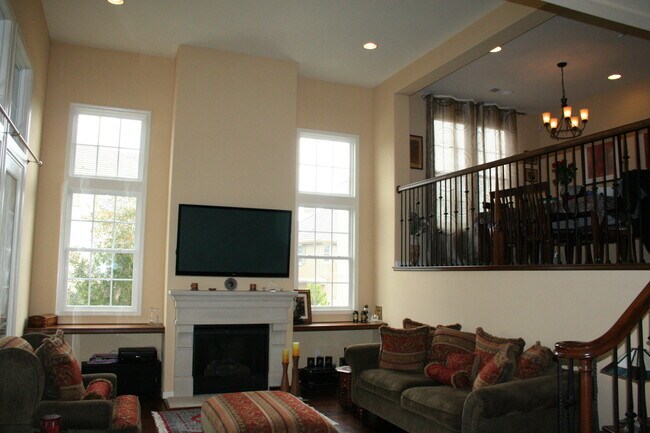 Building Photo - 3740 Gleason Dr