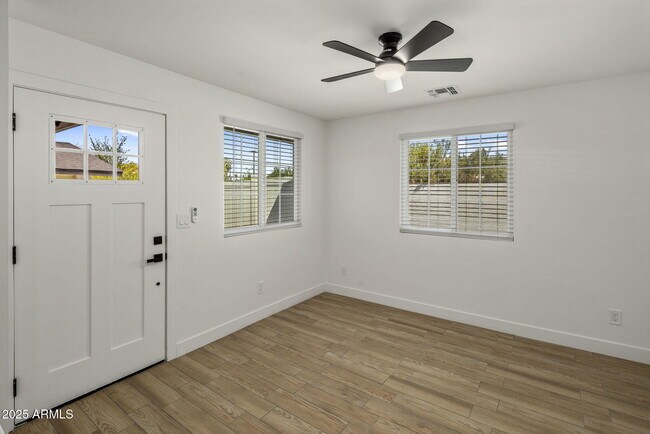 Foto del edificio - 220 N Drew St