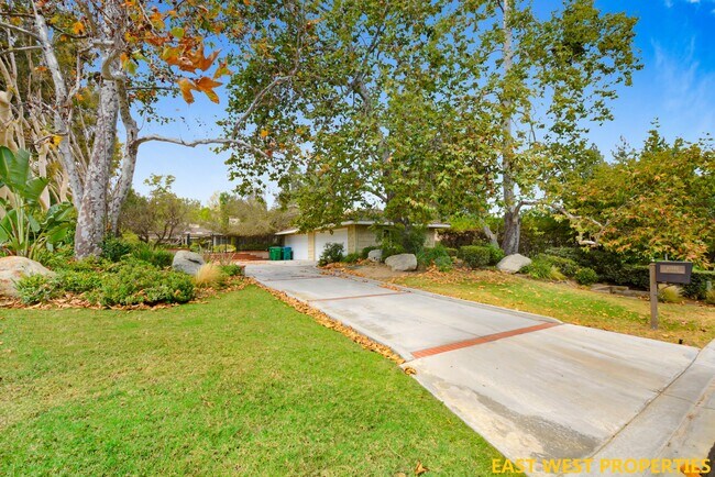 Foto del edificio - 10981 Lake Ct