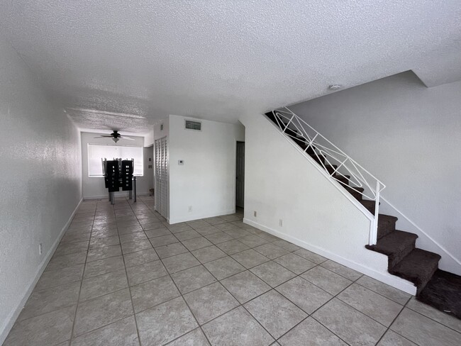 Foto del edificio - 821 NW 46th Ave