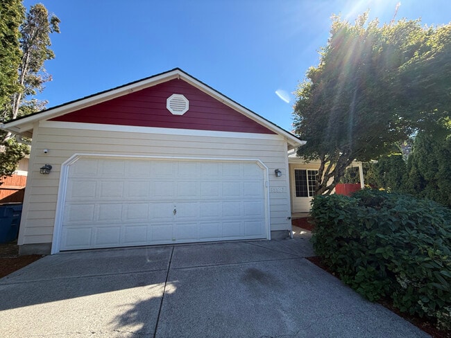 Building Photo - 15503 NE 84th St