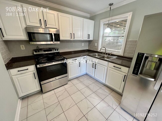 Building Photo - 908 Red Oak Ave. - Available June 14