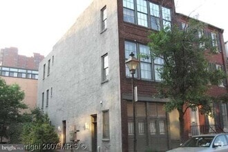 Building Photo - 511 S Sharp St