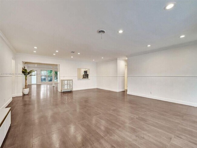 Foto del edificio - 5 bedroom in Hollywood FL 33021