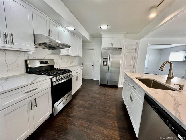 Building Photo - 826 Oldfield Road