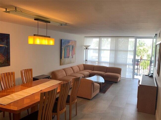 Foto del edificio - 1000 Parkview Dr