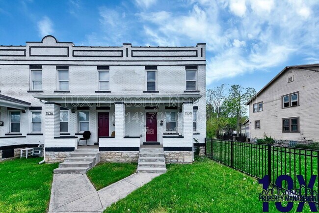 Foto del edificio - 1538 E Livingston Ave