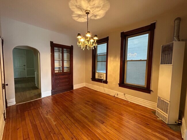 Foto del edificio - 1013 N Winchester Ave