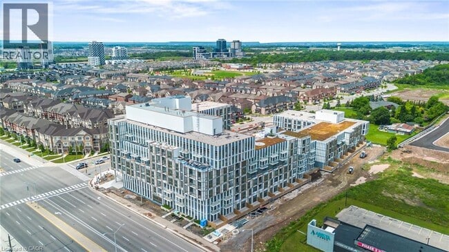 Photo du bâtiment - 1005 Dundas St E