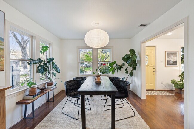 Foto del edificio - 2732 Catherine St