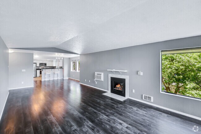 Building Photo - 162 S Coeur Dalene St