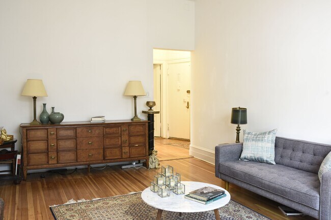 Foto del edificio - 20 E 84th St