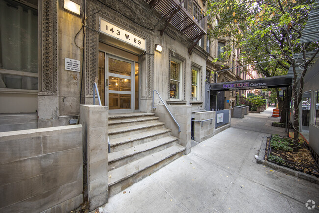 Foto del edificio - 143-145 W 69th St