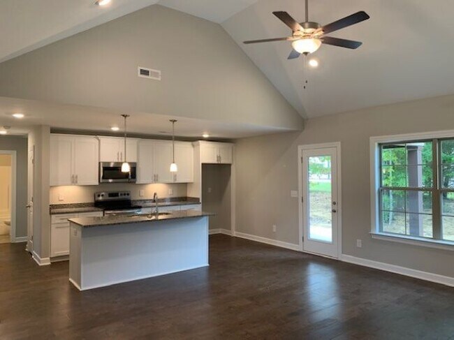 Building Photo - 535 Preserve Cir