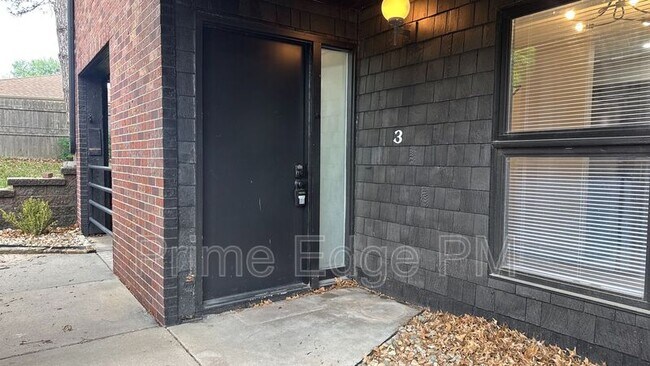 Foto del edificio - 1701 Ridgehaven Ct