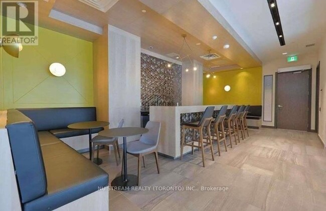 Photo du bâtiment - 128 Fairview Mall Dr