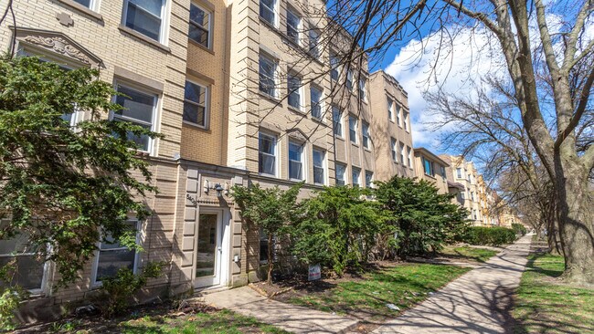 Foto del edificio - 5408 N Campbell Ave