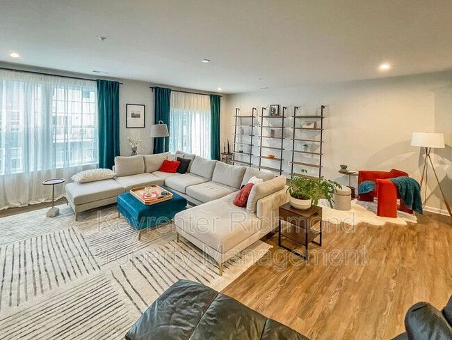 Foto del edificio - 8113 Wistar Creek Mews