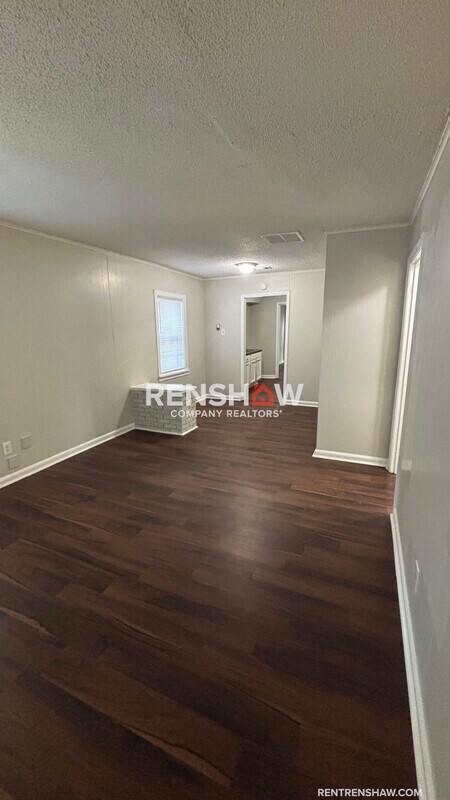 Building Photo - 2292 Redwood Ave