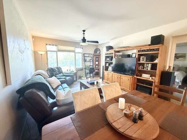 Foto del edificio - 8355 Station Village Ln