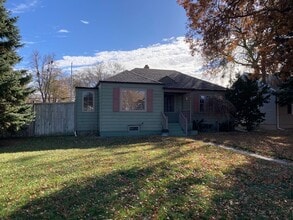 Building Photo - 2203 W Division St