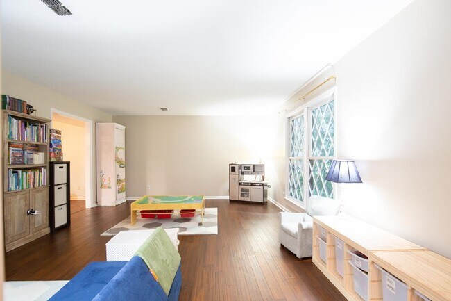 Foto del edificio - 2516 Marston Rd