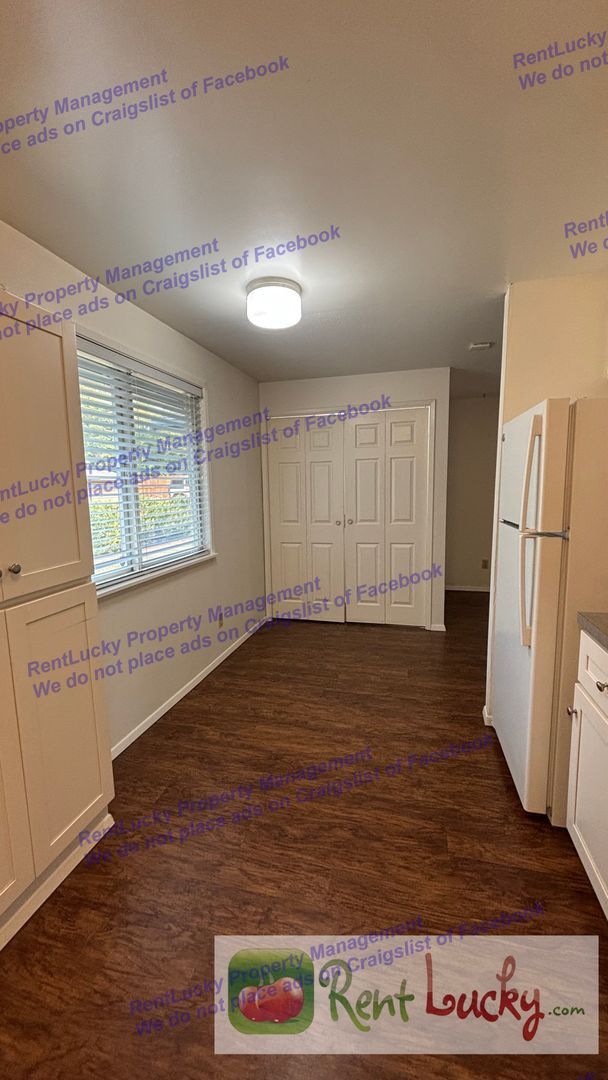 Building Photo - NE Tacoma, Quiet 3 Bed, 2 Bath Rambler - S...