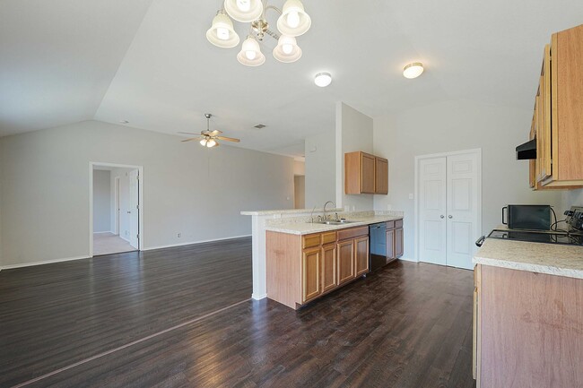Building Photo - Great 3/2 in Taylor, Texas